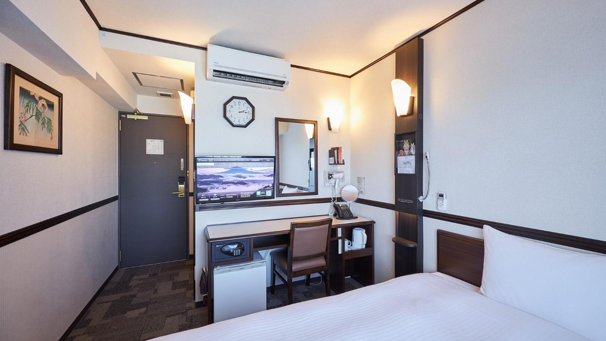 Toyoko Inn Kintetsu Yokkaichi Eki Kita Guchi Eksteriør bilde